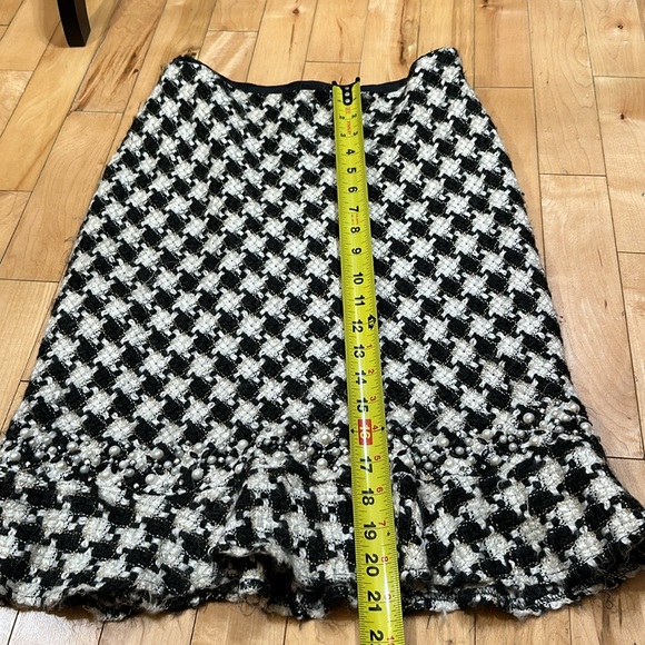 ECI Houndstooth Midi Skirt - Picture 5 of 9